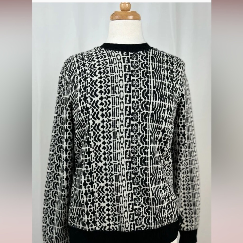 FENDI LOGO WOOL PULLOVER (S/M)